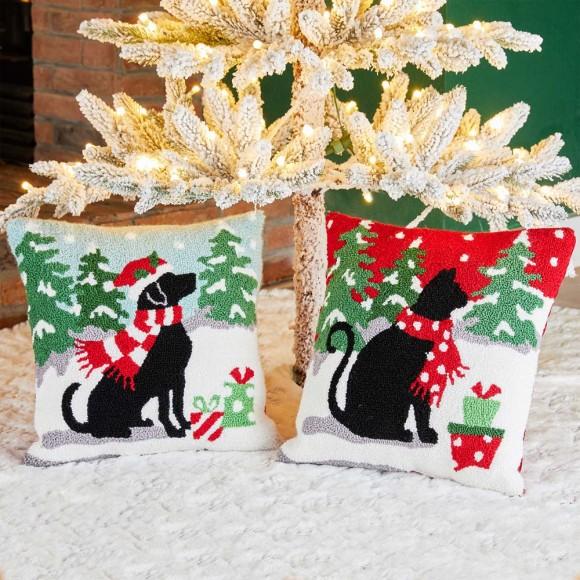 Glitzhome Glitzhome 14"L Hooked Christmas Dog & Cat Throw Pillow Set Of 2