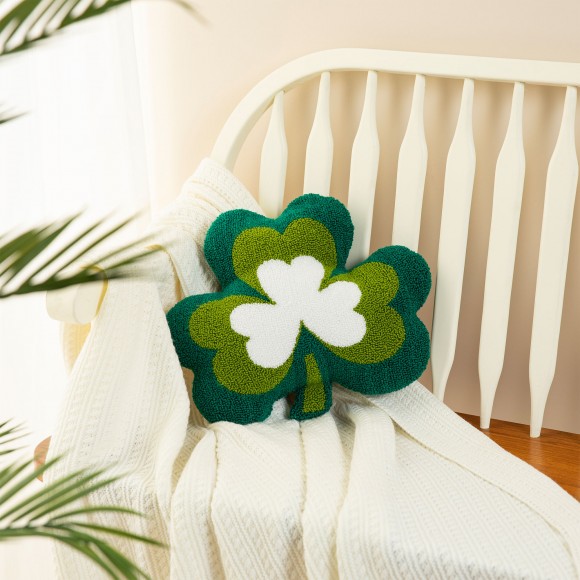 Glitzhome Glitzhome 14"L St. Patrick's Hooked Shamrock-shaped Pillow