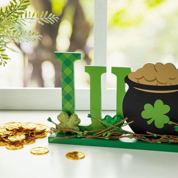 Glitzhome Glitzhome 15.75"L St. Patrick's Lucky Wooden Table Decor
