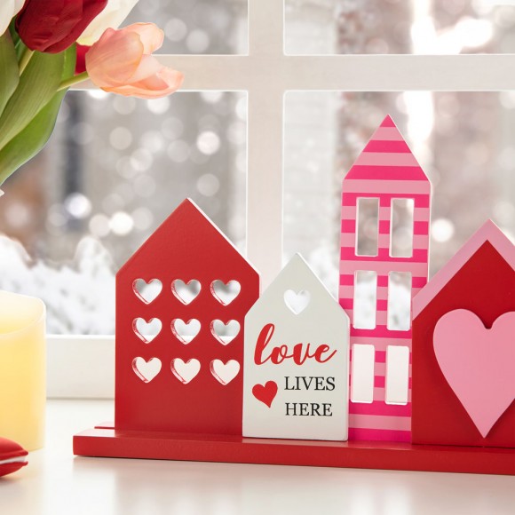 Glitzhome Glitzhome 16"L Valentine's House Wooden Table Decor