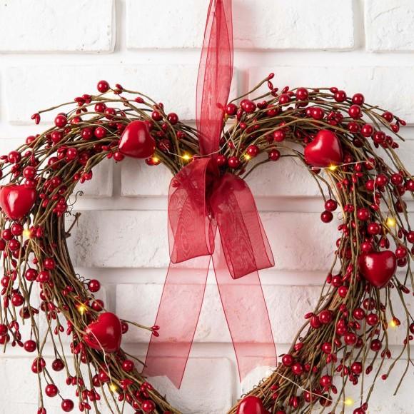 Glitzhome Glitzhome 17"H Valentine's Day Heart-shaped Lighted Berry Wreath