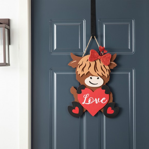 Glitzhome Glitzhome 18"H Valentine's Wooden Highland Cow With Heart Door Hanger