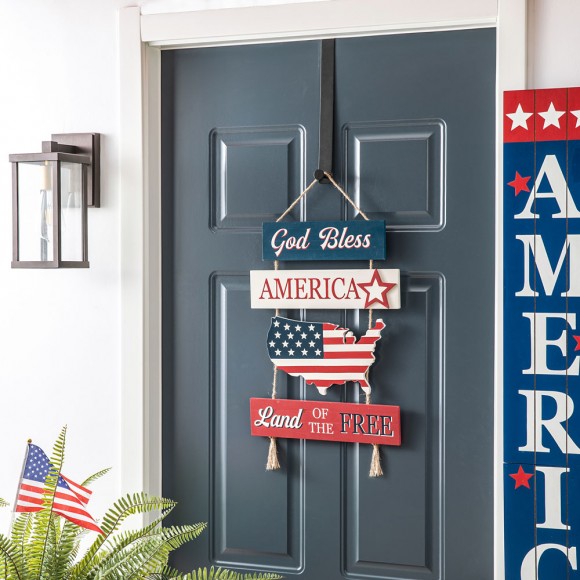 Glitzhome Glitzhome 20.75"H Patriotic/Americana Word Sign Door Hanger