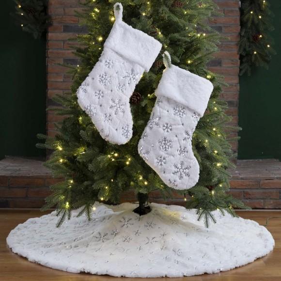 Glitzhome Glitzhome 2pk White Plush With Snowflake Christmas Stockings And 1 Tree Skirt Set Of 3