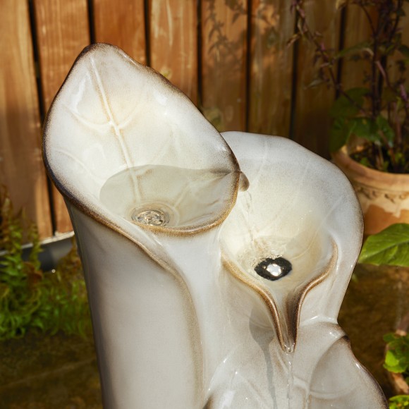 Glitzhome Glitzhome 31.25"H 4-Tiered Sand Beige Lotus Leaf Textured Ceramic Pots Outdoor Floor Fountain With Pump And LED Light (KD)