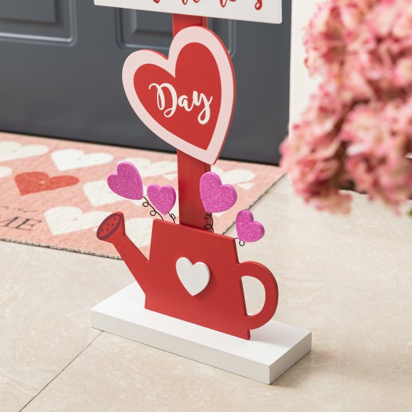 Glitzhome Glitzhome 35.75"H Valentine's Wooden Heart & Love House Porch Decor(KD)