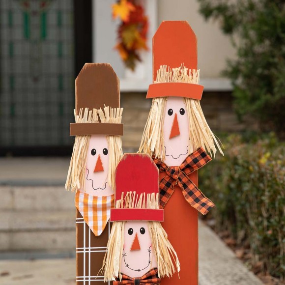 Glitzhome Glitzhome 36.25"H Lighted Wooden Scarecrow Family Porch Decor With Wreath