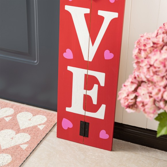 Glitzhome Glitzhome 42"H Valentine's Wooden "LOVE" House-shaped Porch Decor