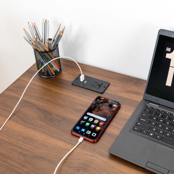 Glitzhome Glitzhome 43.25"L Modern Industrial Brown Wood/Metal Writing Desk With 1 Outlet And 2 USB Charging Ports