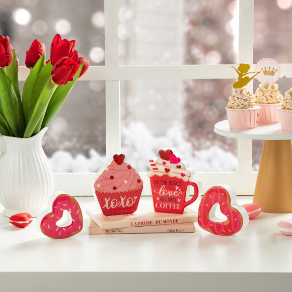 Glitzhome Glitzhome 7"H Set Of 4 Valentine's Epoxy Wooden Cup Cakes And Heart Table Tiered Tray Set