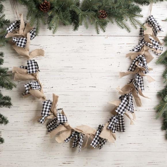 Glitzhome Glitzhome 72"L Black & White Plaid Fabric/Linen Garland