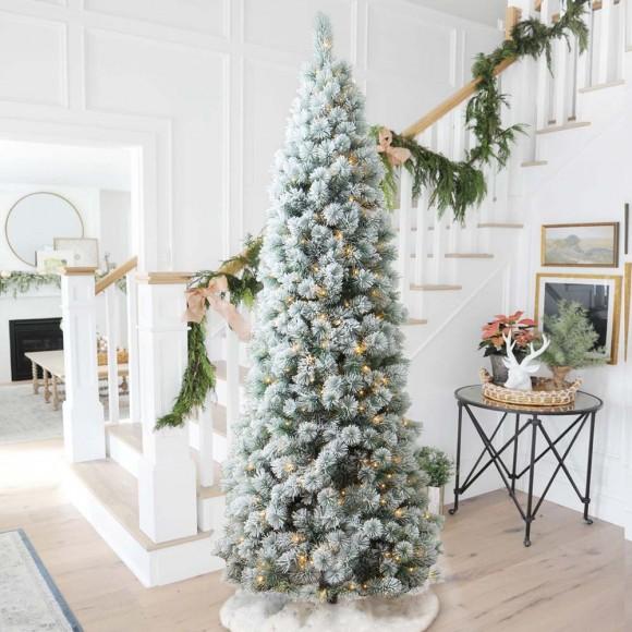 Glitzhome Glitzhome 9ft Pre-Lit Flocked Pencil Pine Artificial Christmas Tree With 500 Warm White Lights