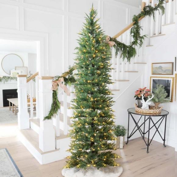 Glitzhome Glitzhome 9ft Pre-Lit Pencil Green Pine Artificial Christmas Tree With 480 Warm White Lights