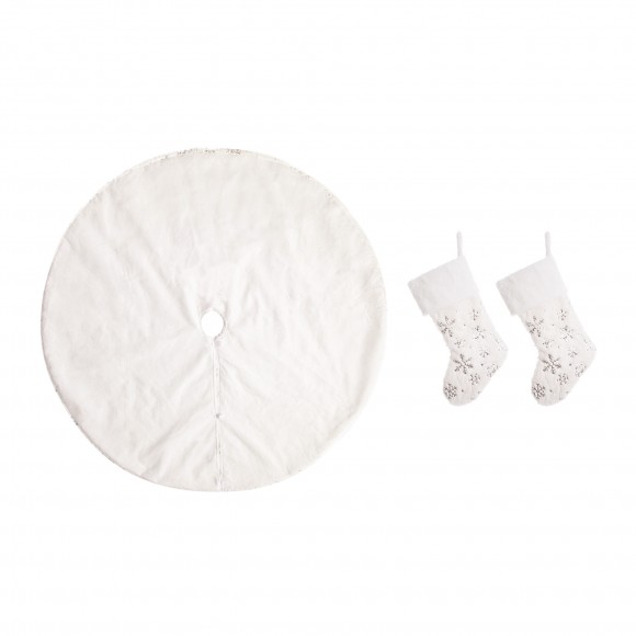 Glitzhome Glitzhome Set Of 3 2 White Plush With Snowflake Christmas Stockings & A Tree Skirt