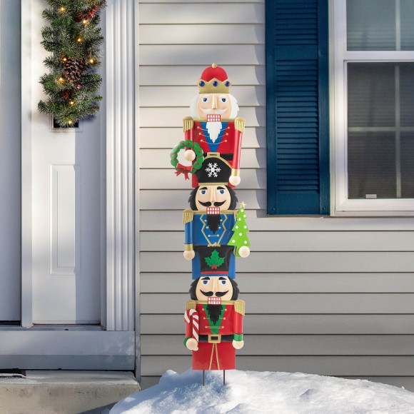 Glitzhome Glitzhome Set Of 3 Metal Nutcracker Yard Stake Or Standing Decor Or Wall Decor (Three Function)