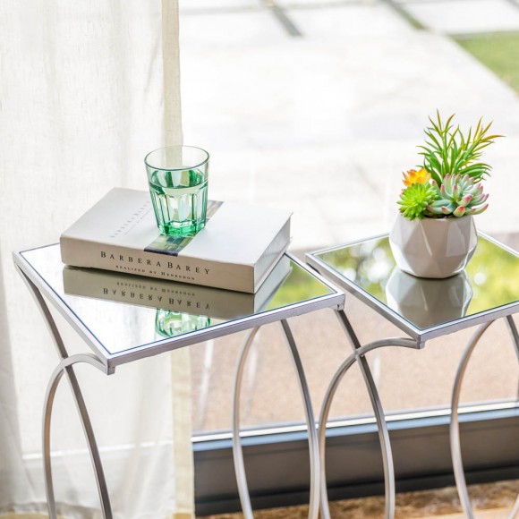Glitzhome Glitzhome Silver Metal Nesting Side & End Accent Table With Square Glass Top Set Of 2