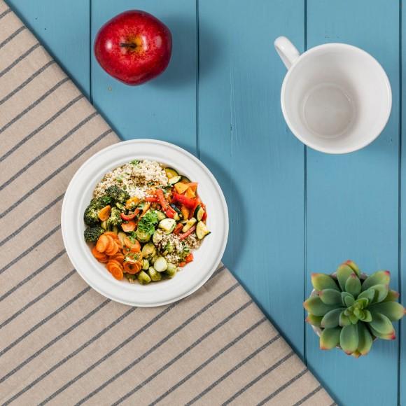 Glitzhome Oak PLUS 7 Inch White Compostable & Disposable Sugarcane Plates 600 Pack