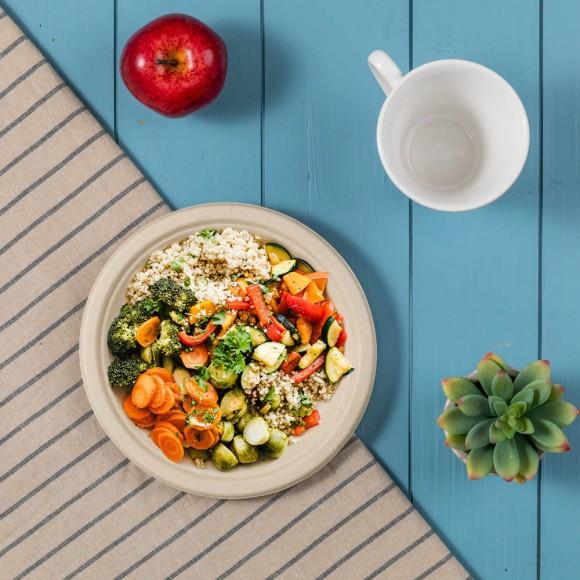 Glitzhome Oak PLUS 9 Inch Natural Compostable & Disposable Sugarcane Plates 300 Pack