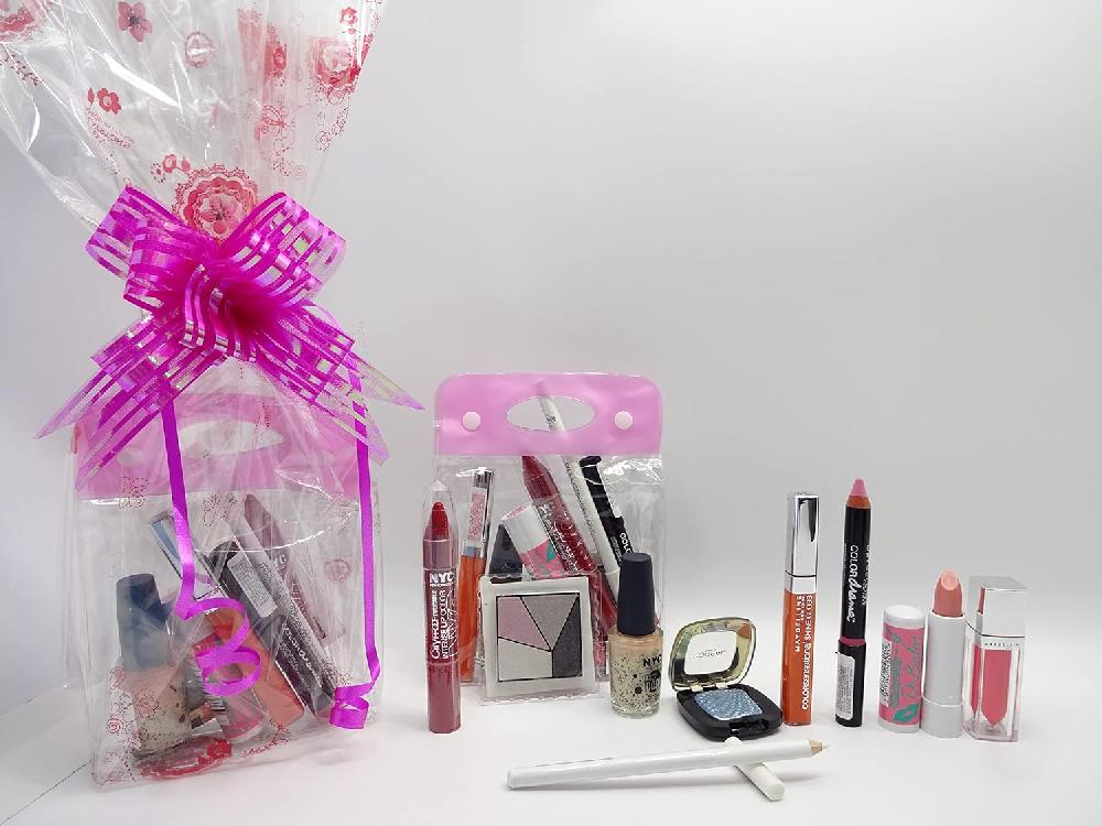 globe trotter 9pc Make Up Products Bundle Set Gift Hamper - Mix Brands