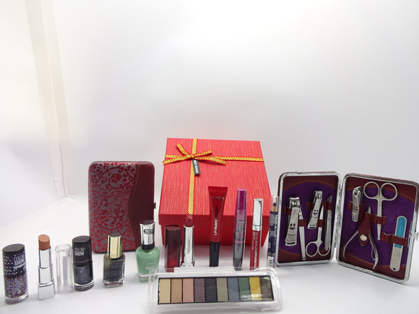 Globe Trotter Beauty Bundle For Women Make Up Gift Hamper Make Up Bundle Manicure Tool Set