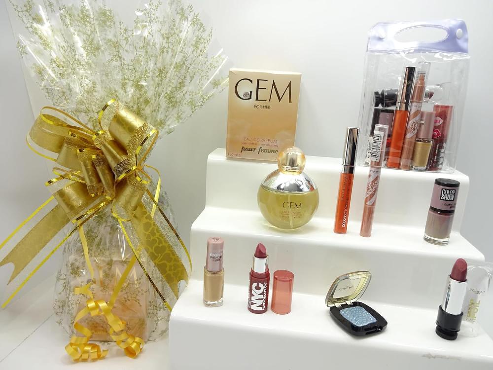 globe trotter GEM Perfume & Make Up Kit Gift Hamper Beauty Bundle + Foundation