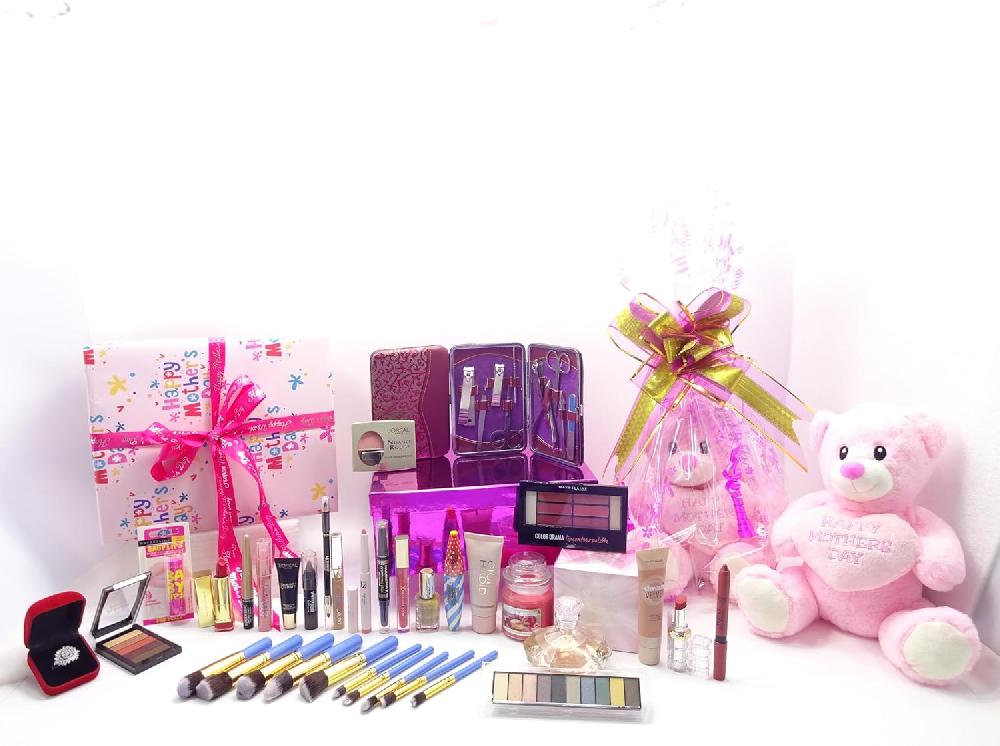 globe trotter Happy Mother's Day Gift 27pc Luxury Beauty Box Gift Set for Women – Perfume Makeup Free Soft Mother's Day Teddy Bear Hamper