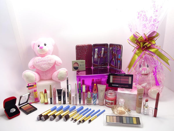 Globe Trotter Happy Mothers Day Gift 2025 Luxury Beauty Box Gift Set Hamper For Her Perfume Make Up Soft Mothers Day Teddy Bear Hamper Included