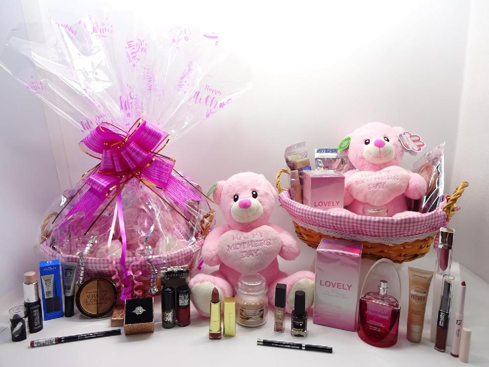 globe trotter Happy Mothers Day Hamper Gift Basket - Luxury Beauty Bundle Gift Set For Women - Perfume Make Up Candle Crystal Ring Soft Mothers Day Teddy Bear