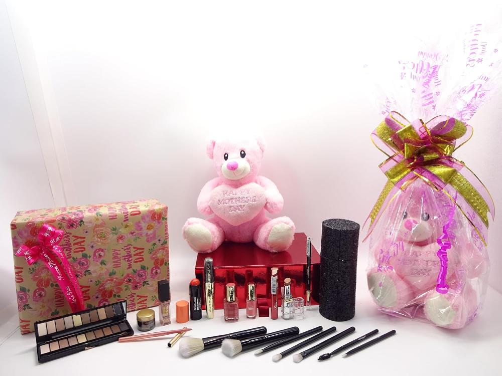 globe trotter Happy Mothers Day Luxury Beauty Box Gift Set For Women L'Oréal Make Up Bundle Soft Mothers Day Teddy Bear Hamper