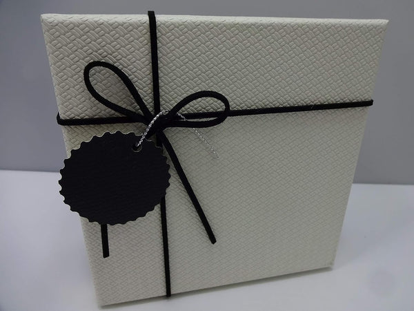 Globe Trotter L'Oreal 5pc Beauty Bundle Make Gift Set For Her Eyeshadow Nail Colour Lip Gloss Set