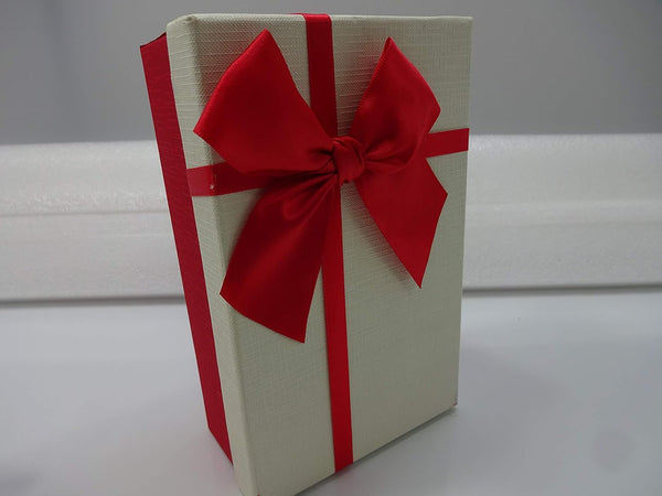 Globe Trotter L'Oreal 7pc Make Up Beauty Bundle Gift Box Gift Set For Women + Free L'Oreal Foundation