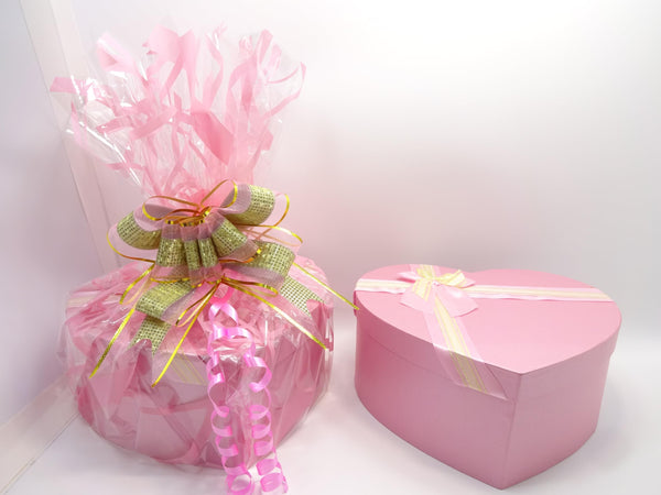 Globe Trotter L'Oreal Beauty Blockbuster Make Up Gift Hamper For Ladies 24 Piece L'Oreal Make Up Beauty Box & Make Up Bag