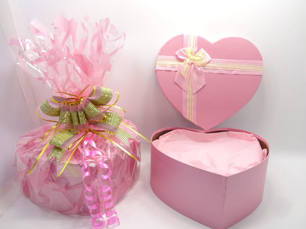 Globe Trotter L'Oreal Beauty Blockbuster Make Up Gift Hamper For Ladies 24 Piece L'Oreal Make Up Beauty Box & Make Up Bag