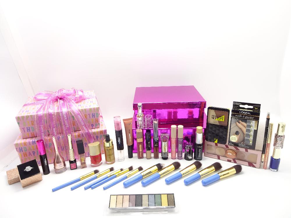 globe trotter L'Oréal Birthday Beauty Box Make Up Gift Set For Women 24pc Premium Make Up Products Birthday Gift Wrapped