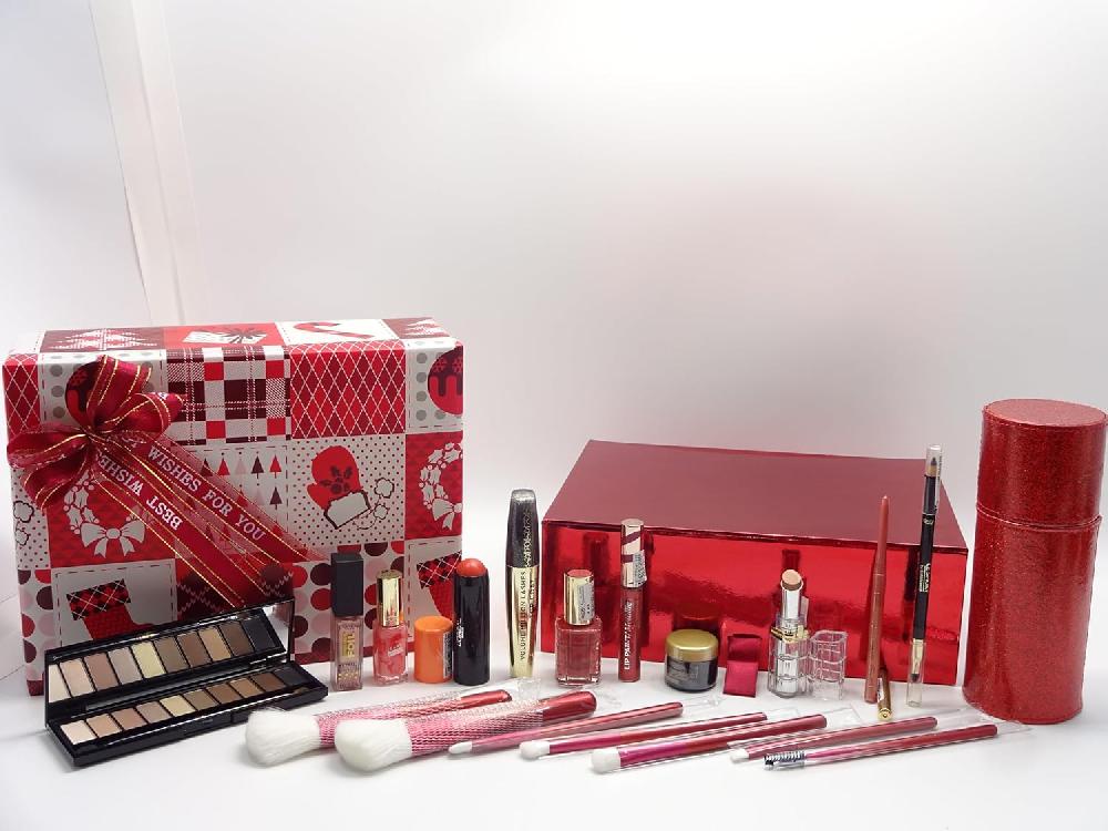 globe trotter L'Oréal Christmas Glam Gift Set Box Wrapped 10pc Makeup Goodies + Cream + 7pc Brush Set With Stand - Luxury Magnetic Closure Gift Box