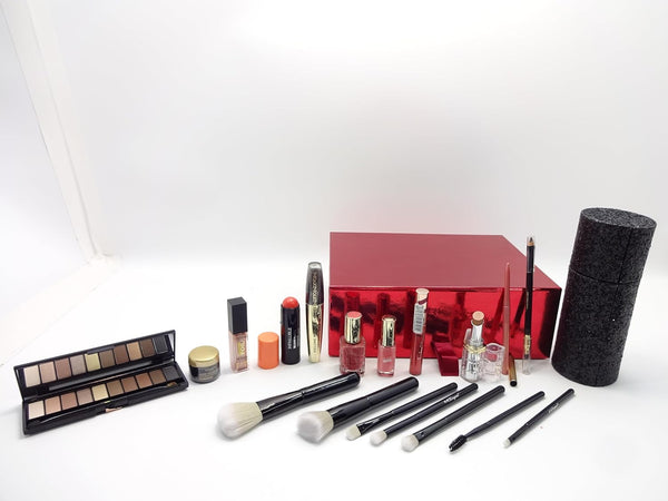 Globe Trotter L'Oreal Happy Mothers Day Gift Luxury Beauty Bundle Gift Set For Women Make Up Bundle Kabuki Brush Set With Stand Mothers Day Wrap