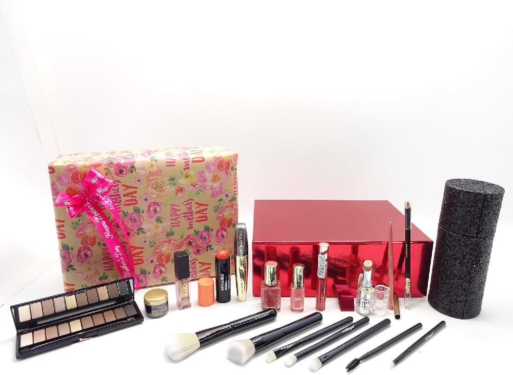 globe trotter L'Oreal Happy Mothers Day Gift Luxury Beauty Bundle Gift Set For Women Make Up Bundle Kabuki Brush Set With Stand Mothers Day Wrap