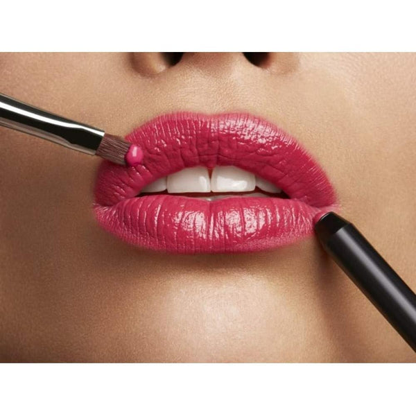 Globe Trotter L'Oreal Paris Infallible Lip Liner 205 Apocalypse Red