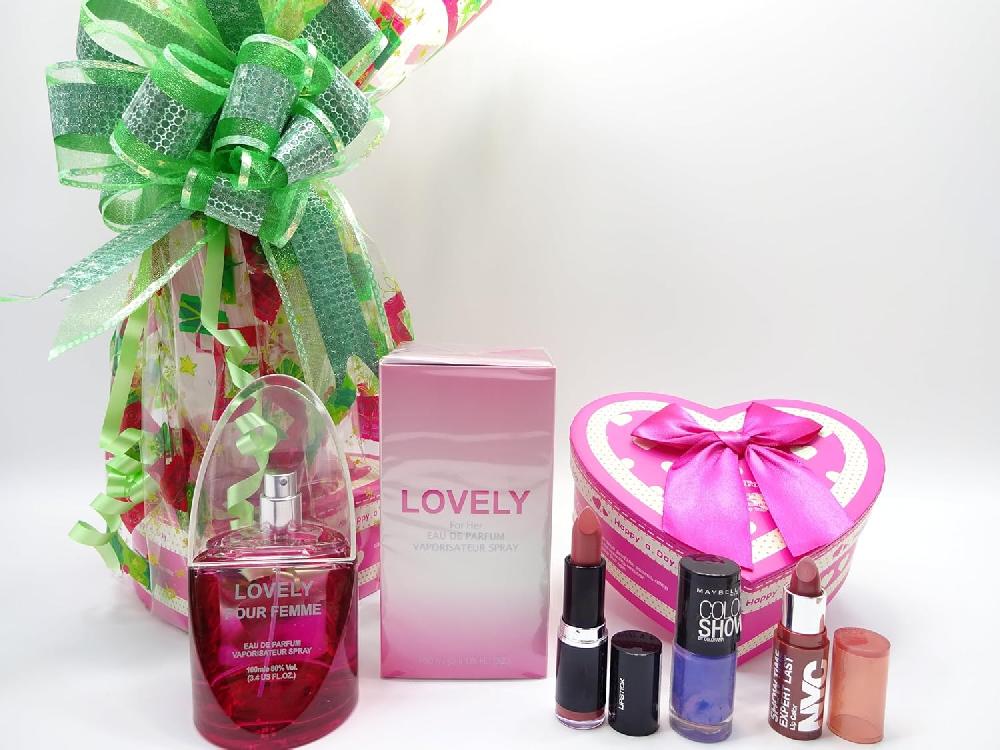 globe trotter LOVELY Perfume & 3pc Make Up Kit Gift Hamper Beauty Bundle