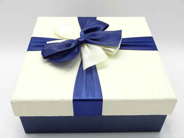 Globe Trotter Luxury Fathers Day Gift Set For Men Exceed 100ml EDT For Men 2pc Scented Candles 7pc Manicure Tool Kit Gift Set For Him