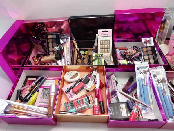 Globe Trotter Luxury Mystery Beauty Cosmetic Box Mix Brands Beauty Box Stocking Filler - 12+ Premium Beauty Products - Worth Over £70