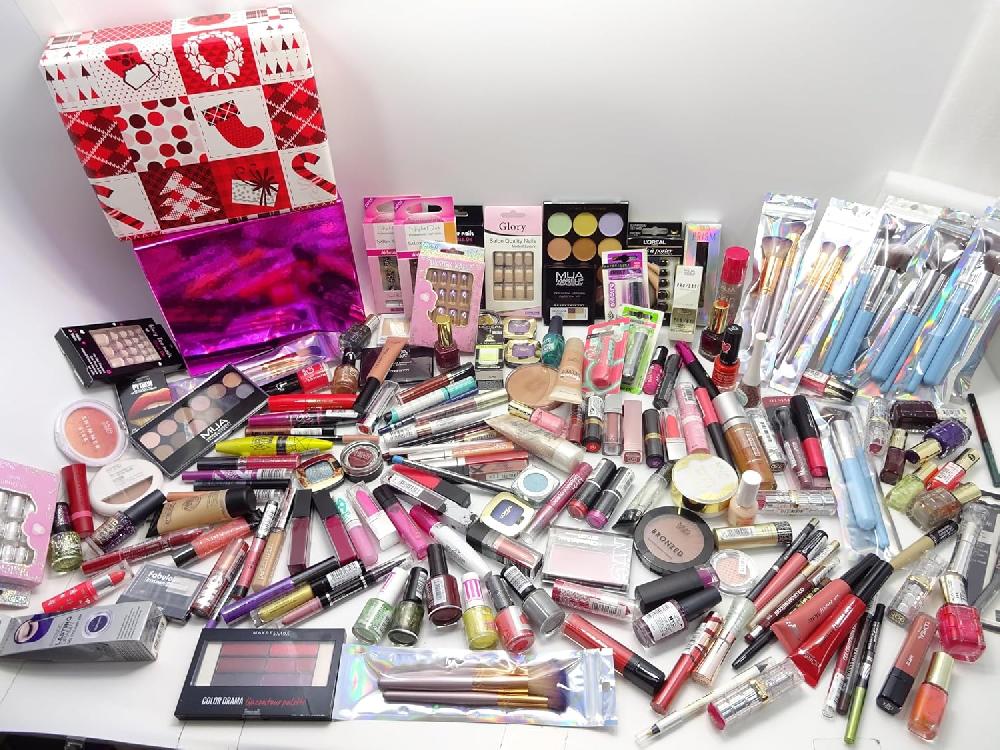 globe trotter Luxury Mystery Beauty Cosmetic Box Mix Brands Beauty Box Stocking Filler - 12+ Premium Beauty Products - Worth Over £70