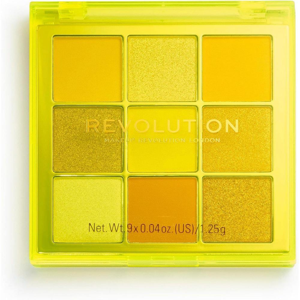 globe trotter MAKEUP REVOLUTION NEO EYESHADOW PALETTE