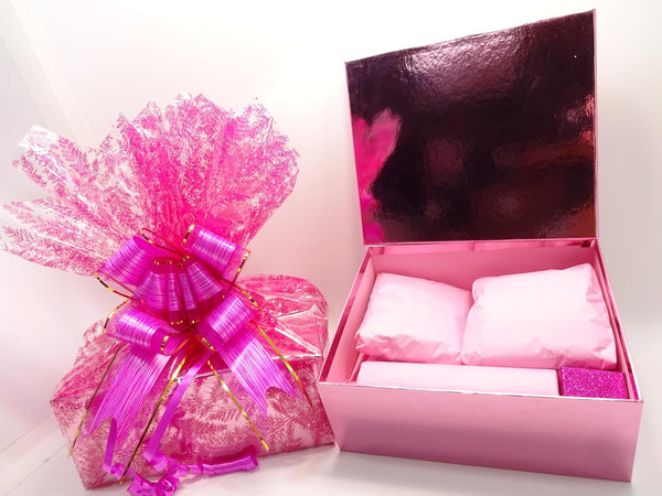 Globe Trotter Maybelline 21-Piece Beauty Bundle Make Up Gift Box For Women Luxury Christmas Gift Hamper For Her + 7pc Kabuki Brushes & Crystal Ring Included