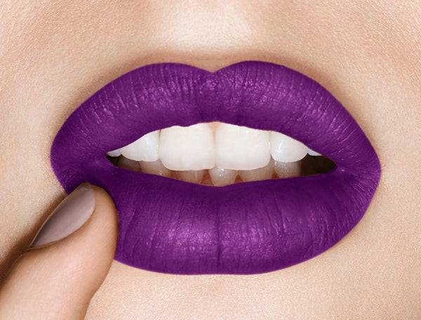 Globe Trotter Maybelline Color Sensational Bold Lipstick 890 Vivid Vixen