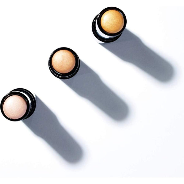 Globe Trotter Maybelline NewYork Master Strobing Stick Highlighter 200 Dark Gold