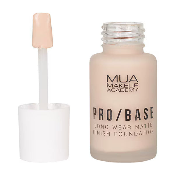 globe trotter MUA #120 PRO/BASE Long Wear Matte Finish Foundation - 30ml
