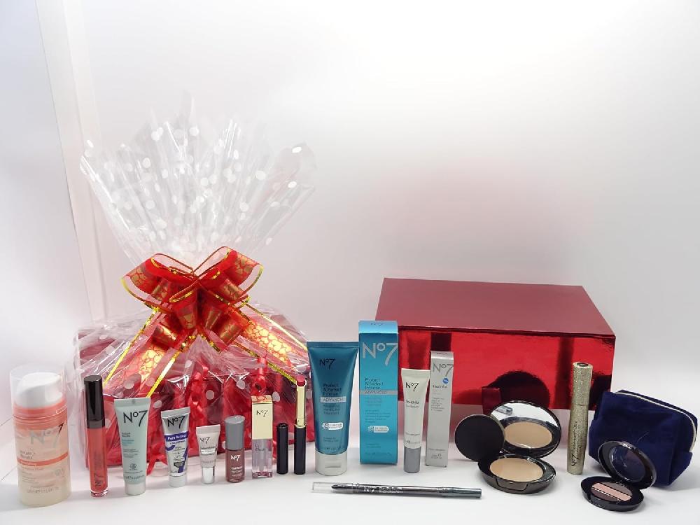 globe trotter No7 15pc Beauty Box Make Up & Skincare Gift Set Hamper For Women Premium Beauty Collection in Luxury Magnetic Closure Red Gift Box