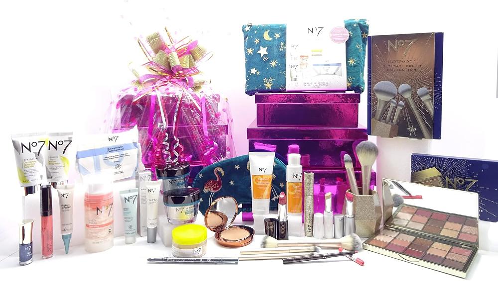 globe trotter No7 Beauty Blockbuster Collection Advanced Skincare Gift Set Hamper Make Up Gift Sets For Women 3-Tier Pampering Luxury Gift Hampers For Her globe trotter No7 Beauty Blockbuster Collection Advanced Skincare Gift Set Hamper Make Up Gift Sets For Women 3-Tier Pampering Luxury Gift Hampers For Her