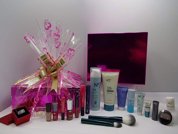 Globe Trotter No7 Beauty Bundle Collection Gift Box Hamper Skincare Make Up Bushes Crystal Ring